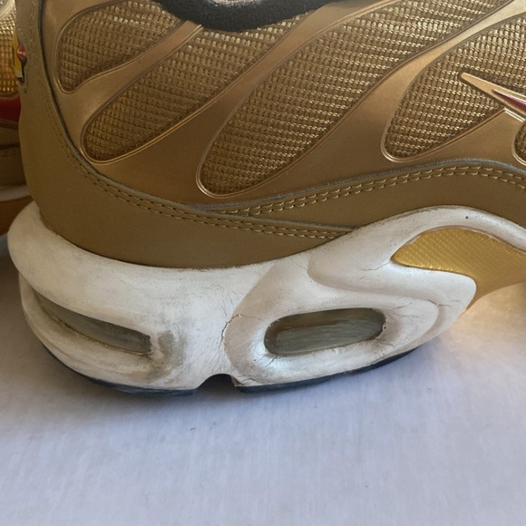 NIKE Air Max Plus #903827-700 Men’s Tuned Air Metallic Gold Sneakers Size 13 - Picture 10 of 12